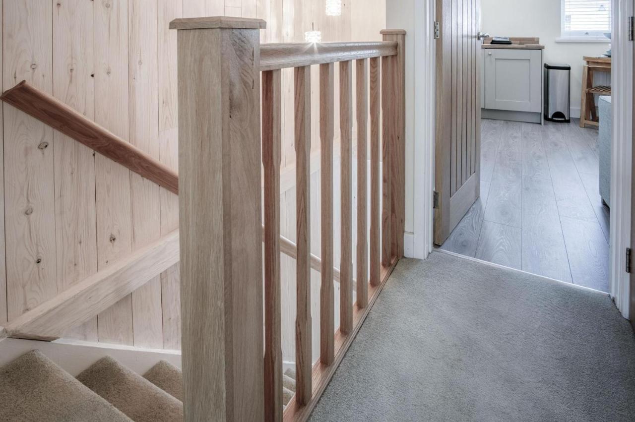 Myrtle - 1 Bedroom Apartment - 손더스풋 외부 사진