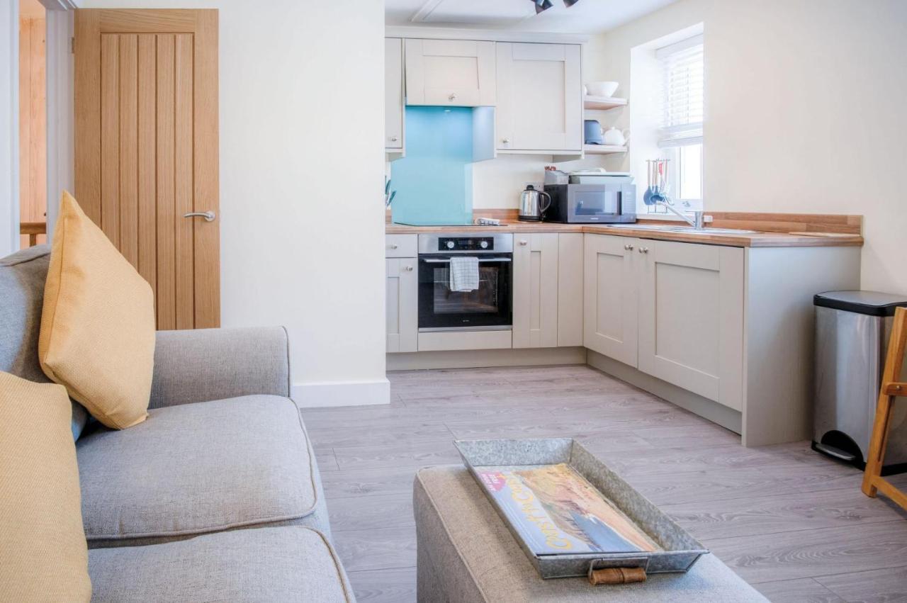 Myrtle - 1 Bedroom Apartment - 손더스풋 외부 사진